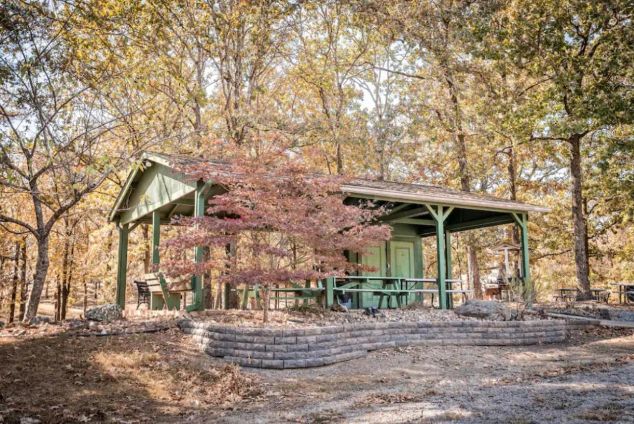 Resort Home On Half A Wooded Acres Sleeps Up To 14 Firepit For Smores Hot Springs Kültér fotó